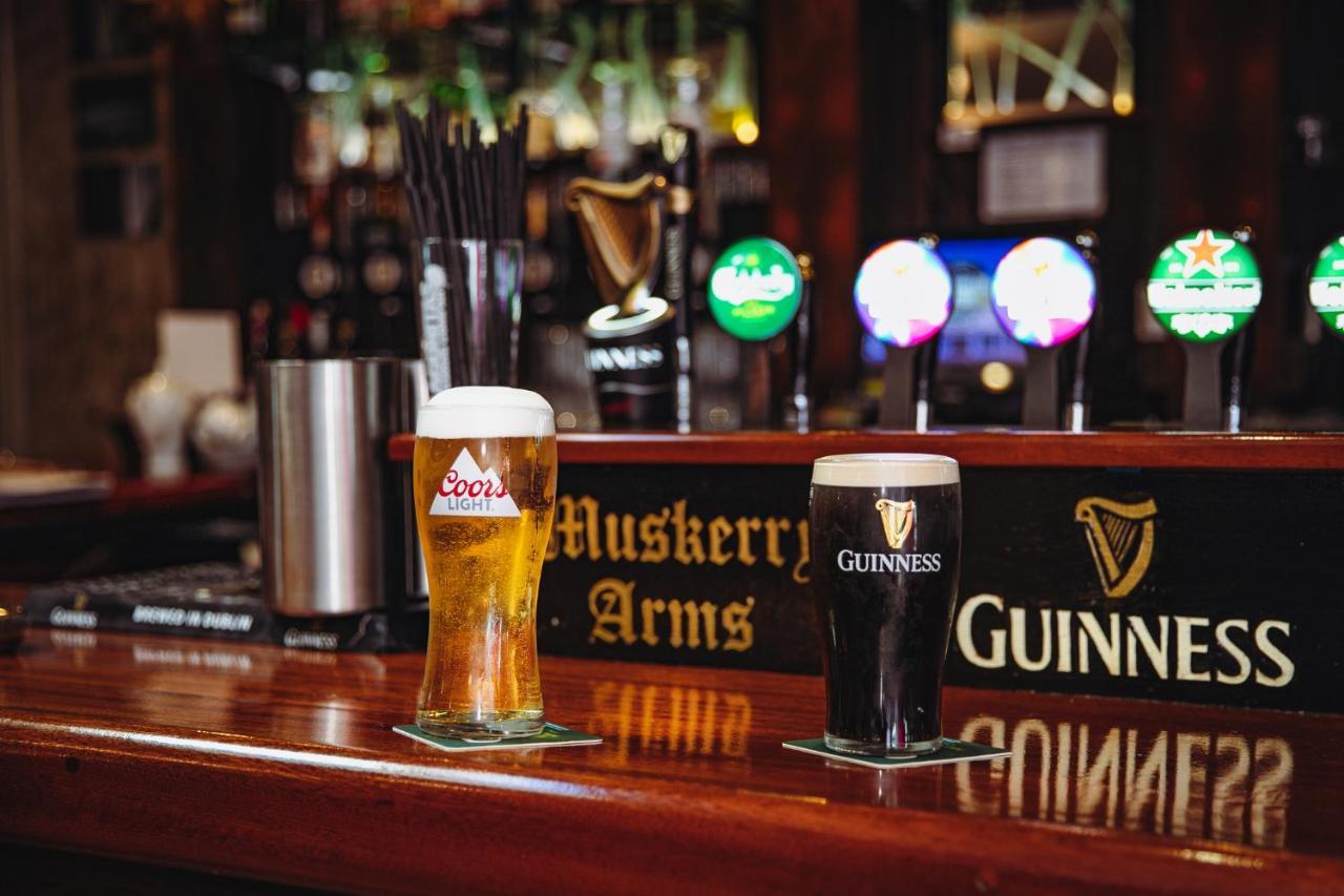 Muskerry Arms Bar And B&B Blarney Exteriör bild