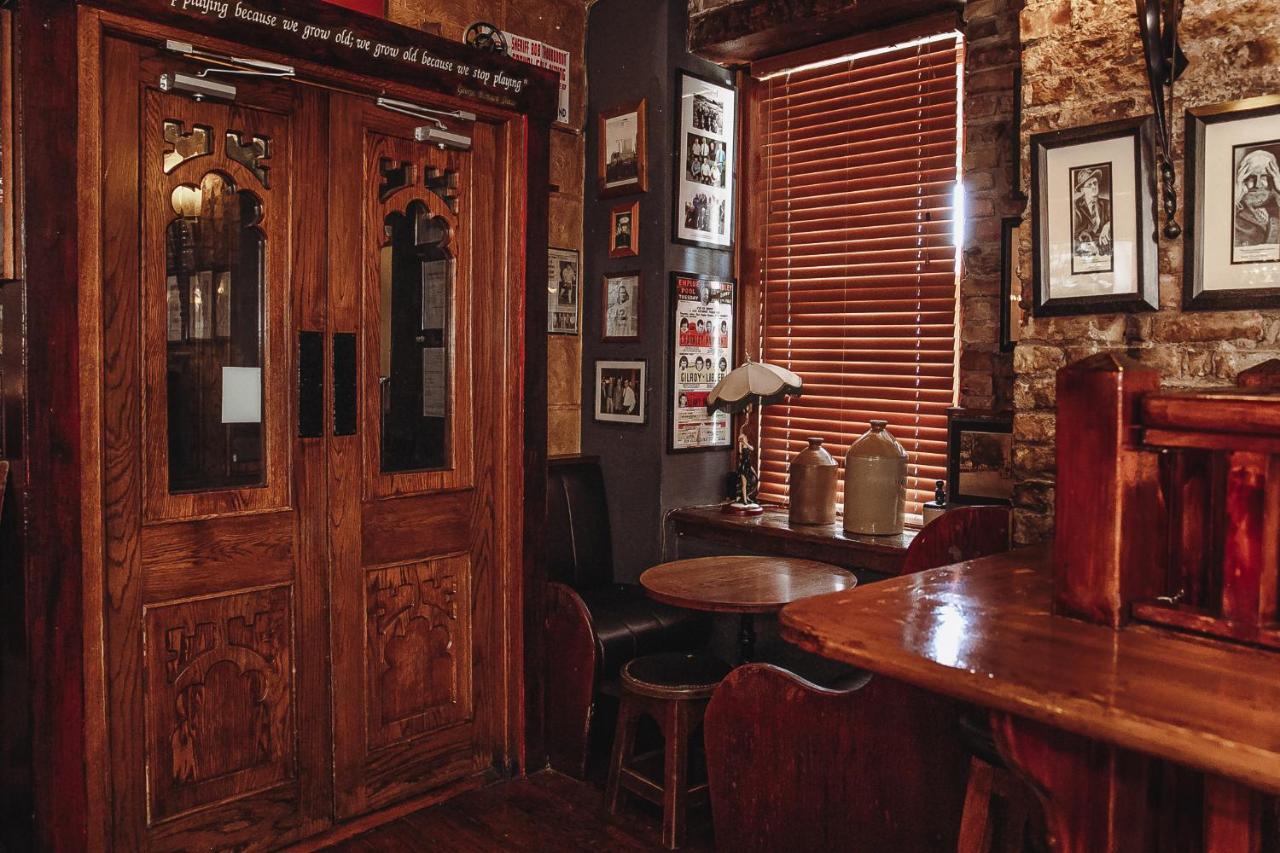 Muskerry Arms Bar And B&B Blarney Exteriör bild