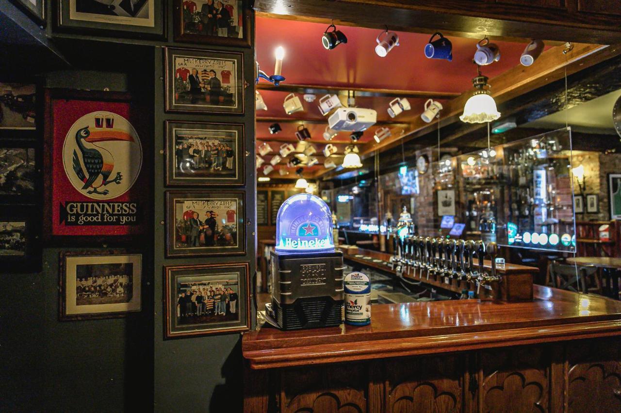 Muskerry Arms Bar And B&B Blarney Exteriör bild