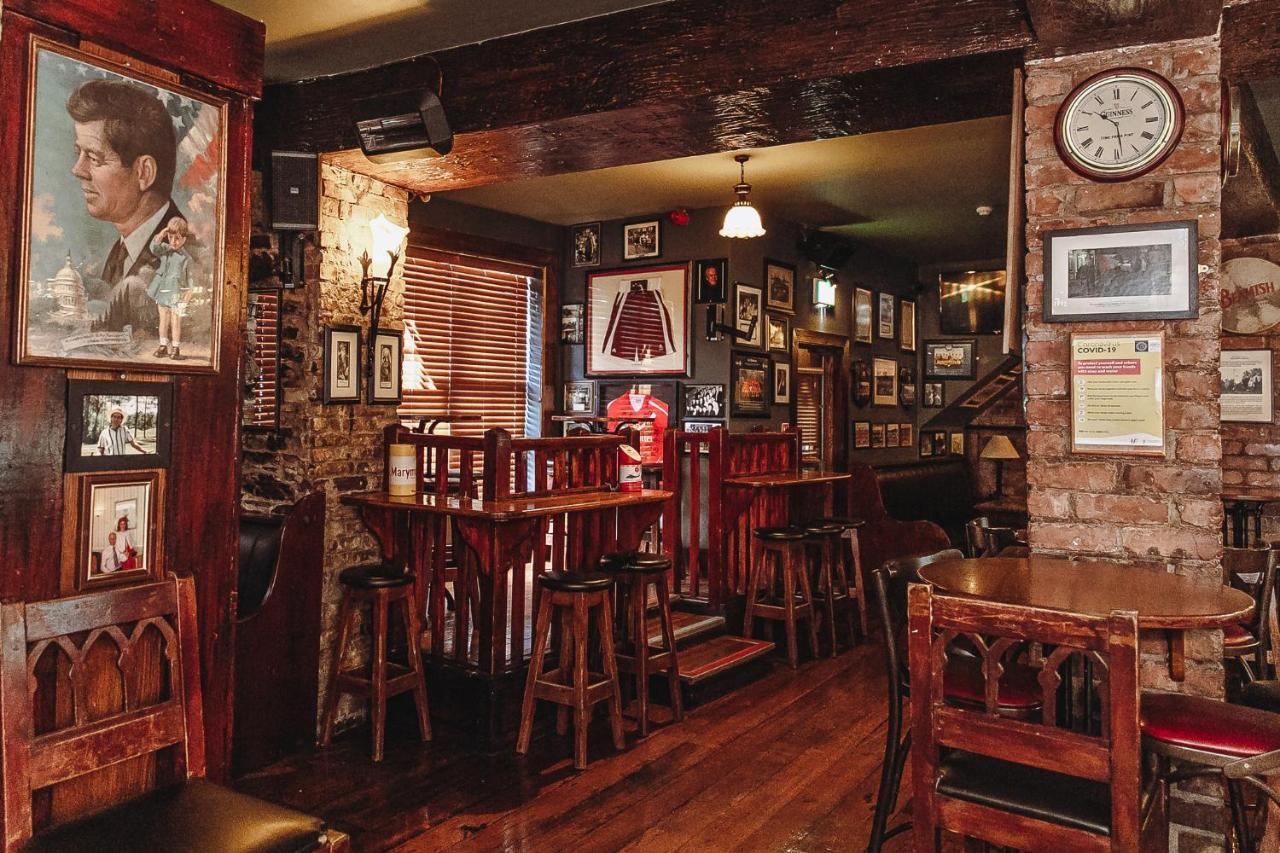 Muskerry Arms Bar And B&B Blarney Exteriör bild