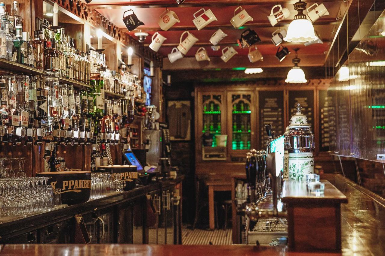 Muskerry Arms Bar And B&B Blarney Exteriör bild