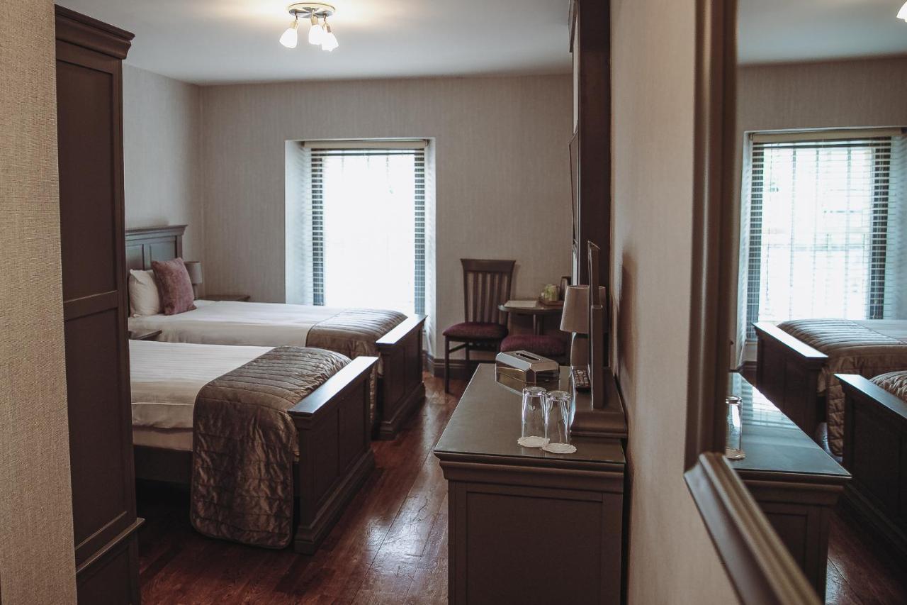 Muskerry Arms Bar And B&B Blarney Exteriör bild