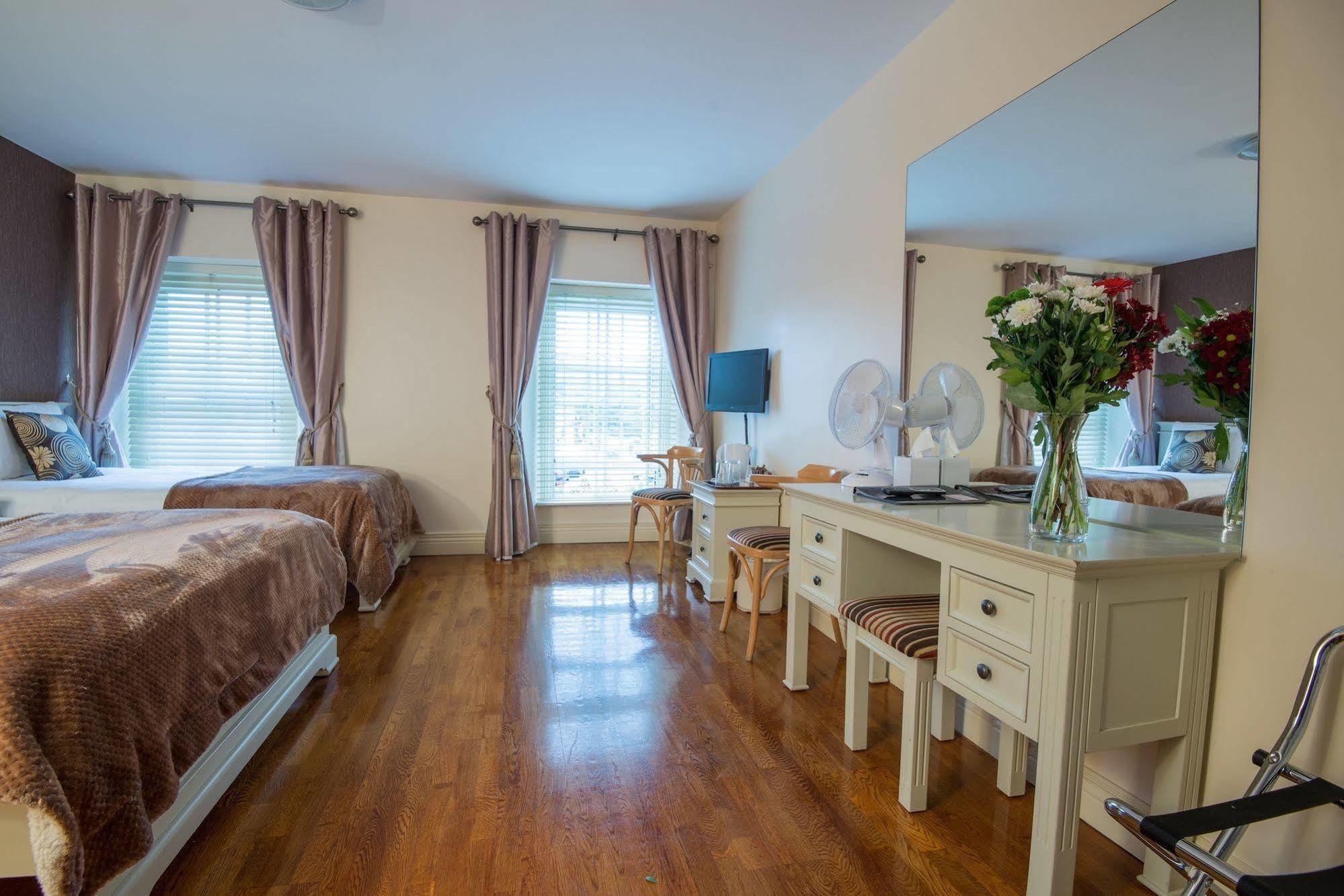 Muskerry Arms Bar And B&B Blarney Exteriör bild
