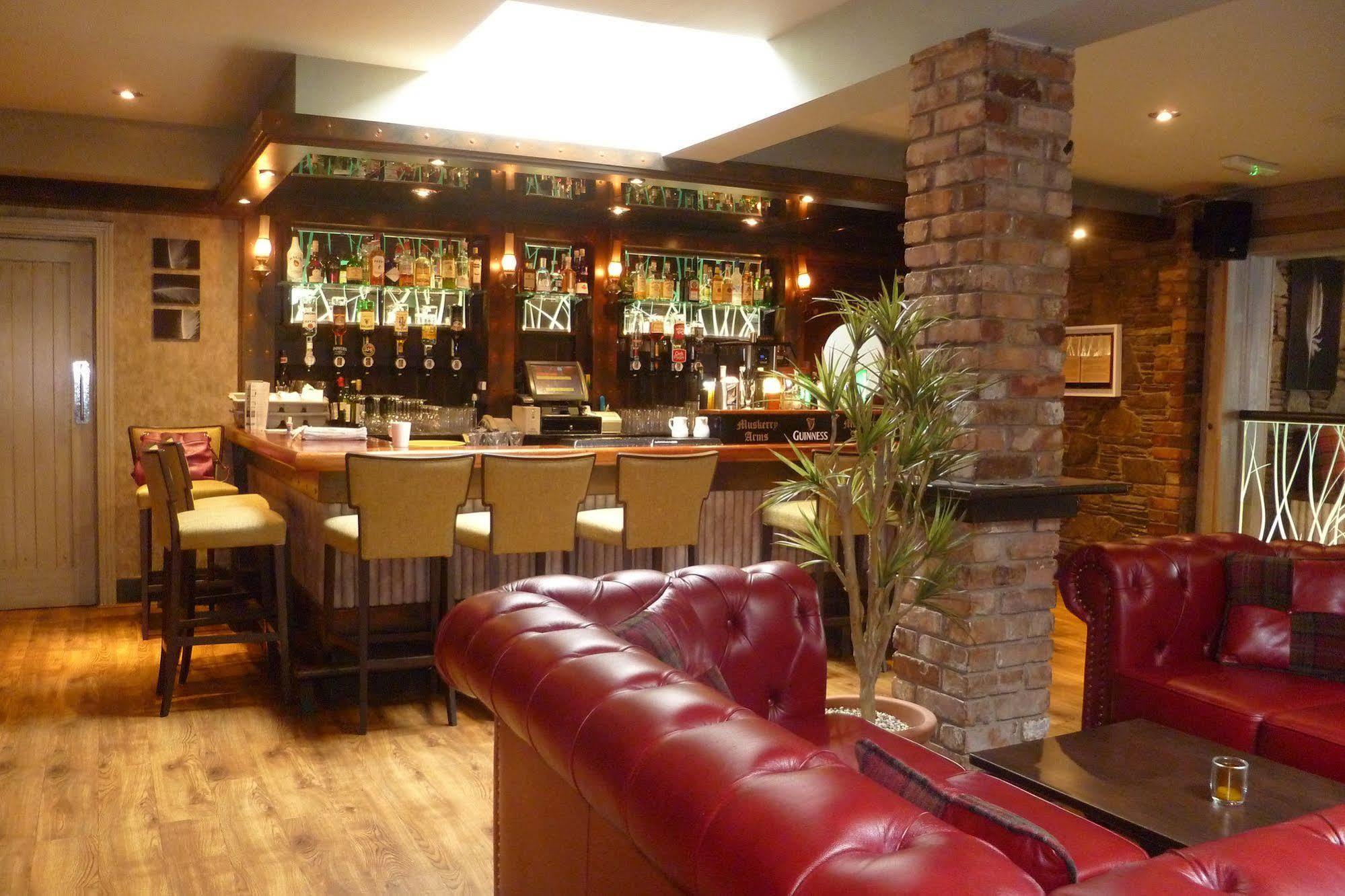 Muskerry Arms Bar And B&B Blarney Exteriör bild