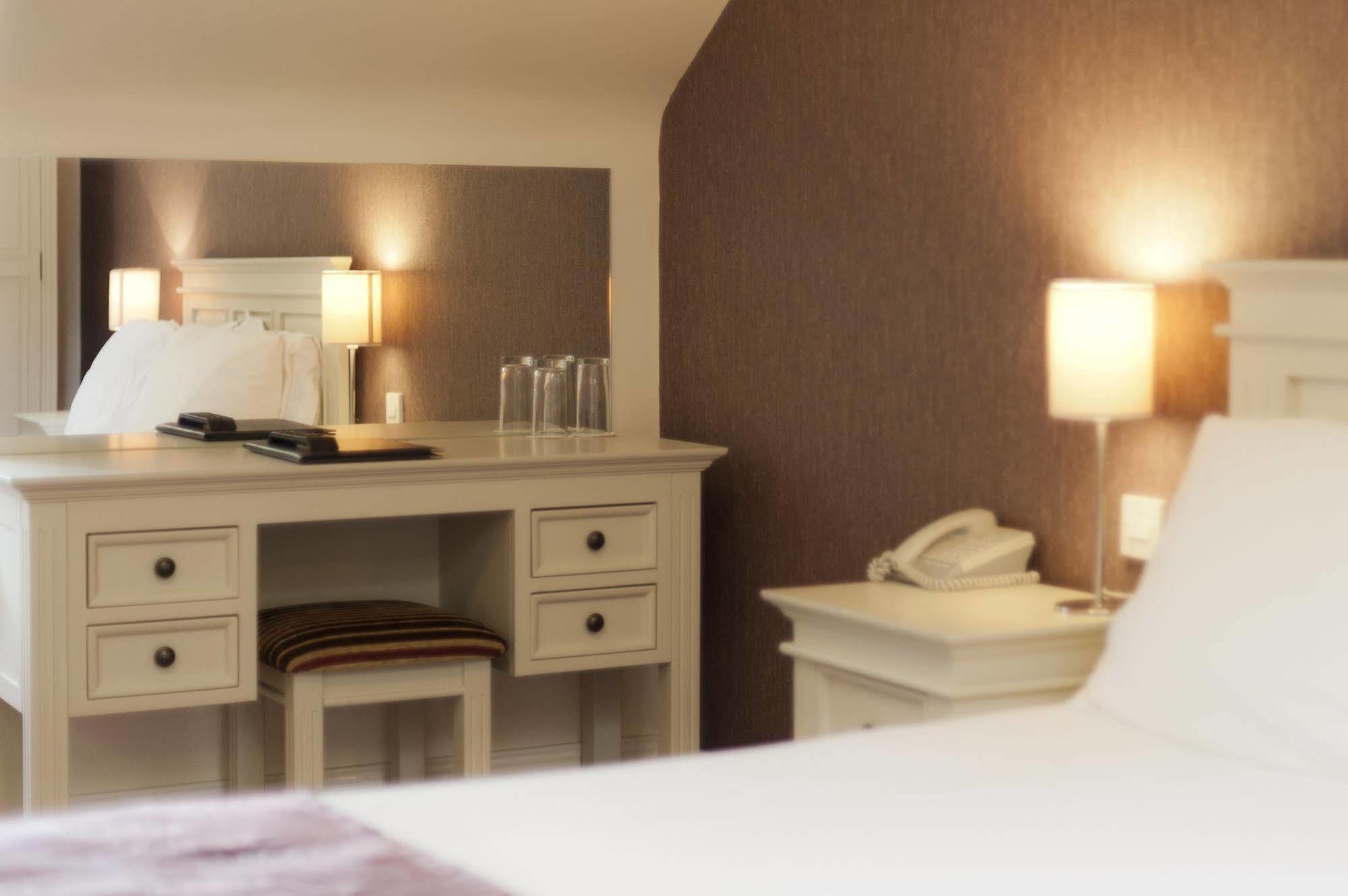 Muskerry Arms Bar And B&B Blarney Exteriör bild
